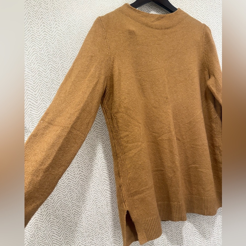 Norm-core Minimalist Sweater SzL by LOFT